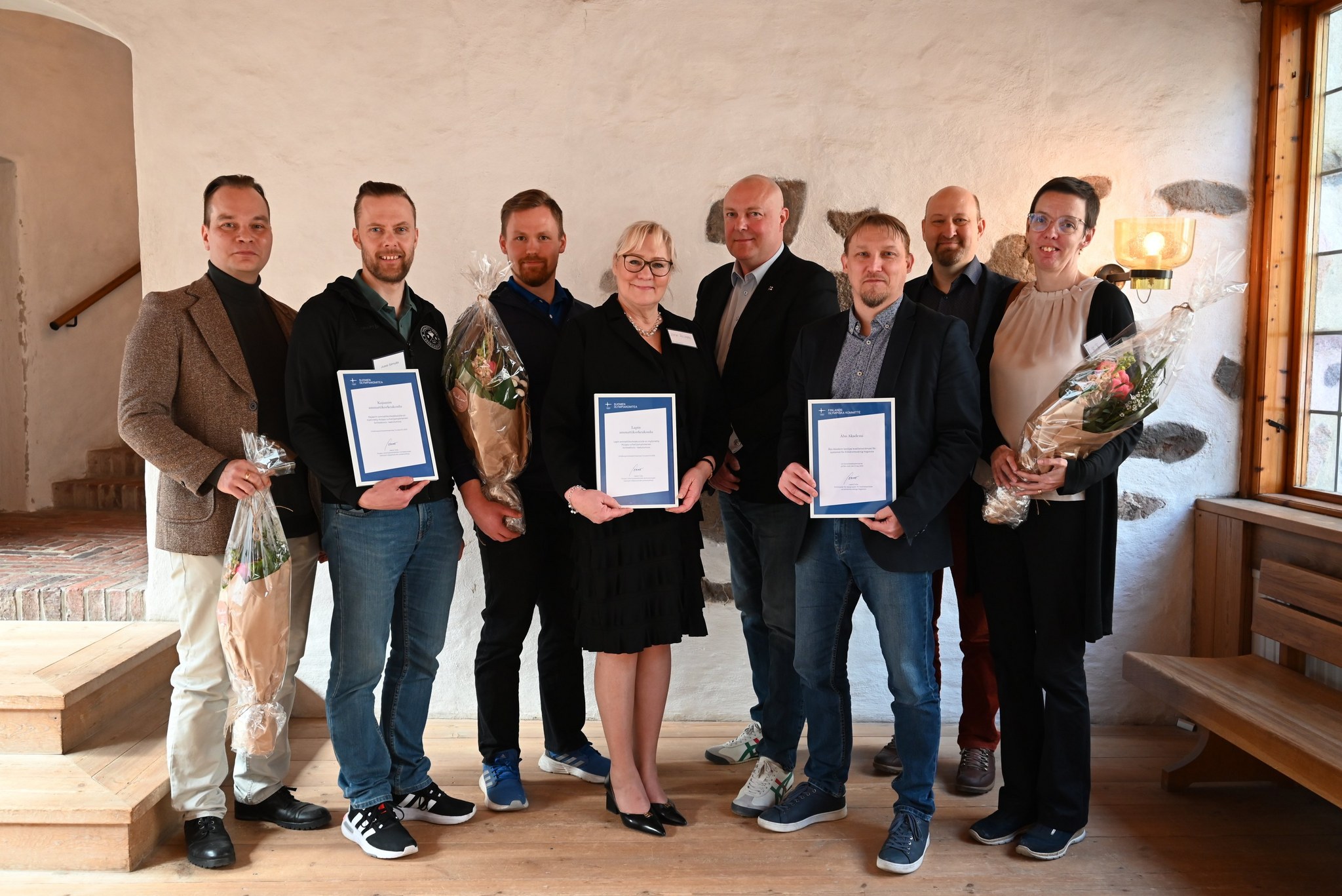 Henkilöt kuvassa vasemmalta oikealle Tommi Kauppinen, Jussi Simula (Kajaanin ammattikorkeakoulu), Matti Kahilainen, Riitta Rissanen (Lapin ammattikorkeakoulu), Reko Leino, Jan Kraufvelin, Ole Karlsson ja Gurli-Mari Henkilöt kuvassa vasemmalta oikealle Tommi Kauppinen, Jussi Simula (Vuokatti-Ruka urheiluakatemia), Matti Kahilainen, Riitta Rissanen (Lapin ammattikorkeakoulu), Reko Leino, Jan Kraufvelin, Ole Karlsson ja Gurli-Maria Gardberg (Åbo Akademi)